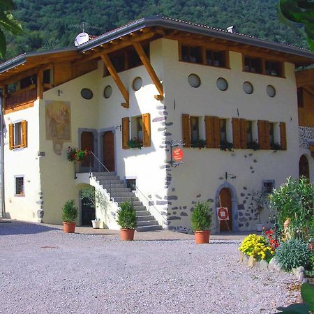 Locanda Borgo Chiese Castel Condino Екстер'єр фото