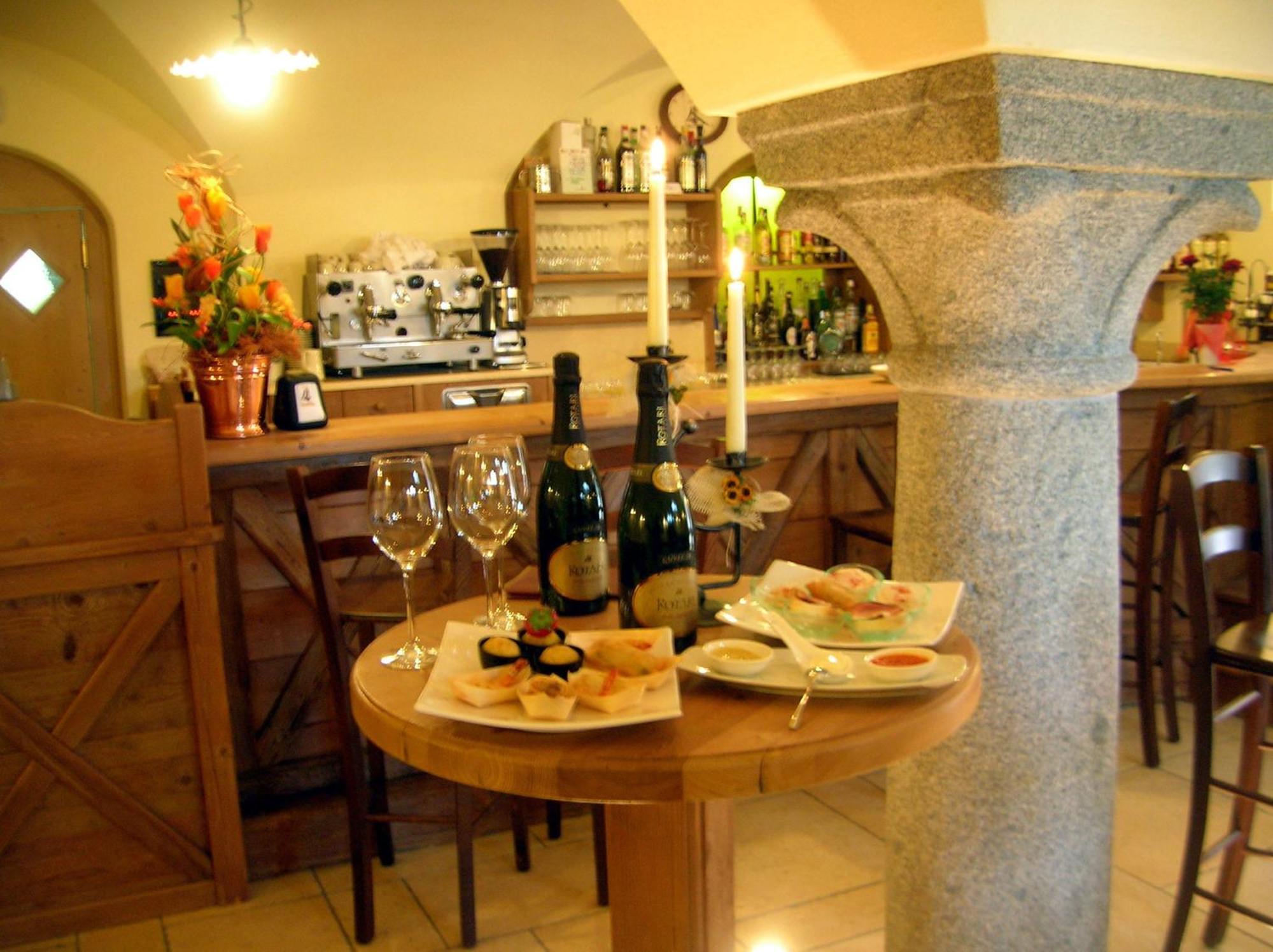 Locanda Borgo Chiese Castel Condino Екстер'єр фото